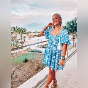 Meet your Posher, Lagen